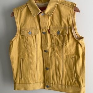 Levi’s Denim Vest Yellow Size XL